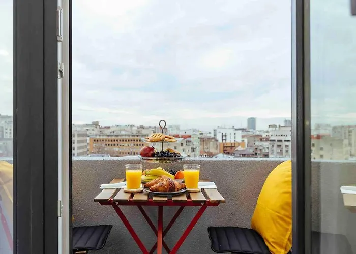 Stunning views - Top Location - Netflix + Balcony