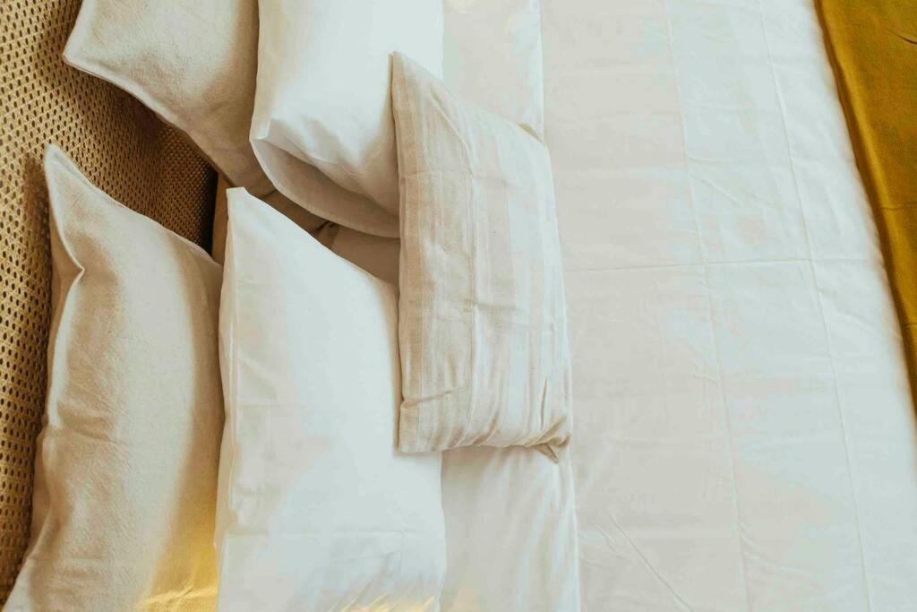 Apartamento Stunning Views - Location - Netflix + Balcony Bucarest