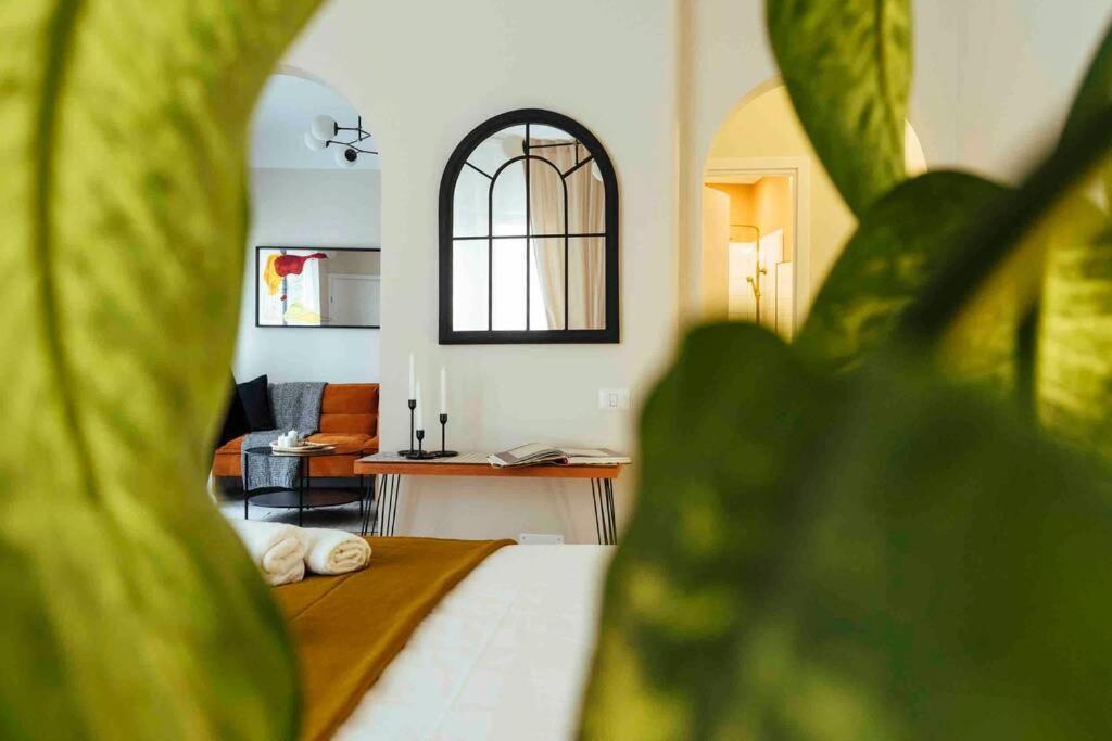 Stunning Views - Location - Netflix + Balcony 布加勒斯特